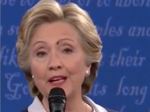 hillary-clinton-fly-on-her-eye-2nd-presidential-debate